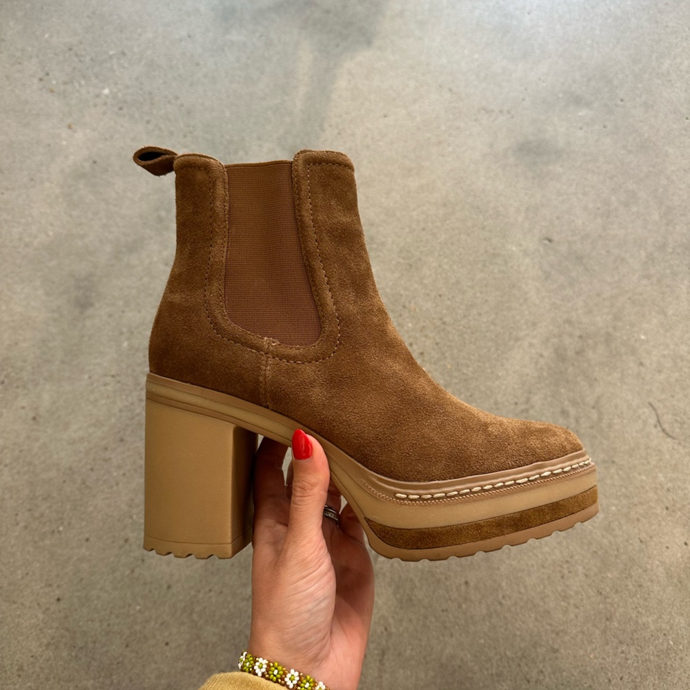 Steve Madden boot